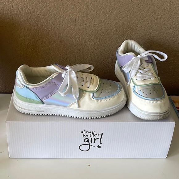 Olivia Miller Other - Olivia Miller girl pastel shoes size 2